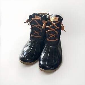 Sperry Women’s Waterproof Duck Boots Size 8 Black/Navy Blue Quilted Lace-Up Zip